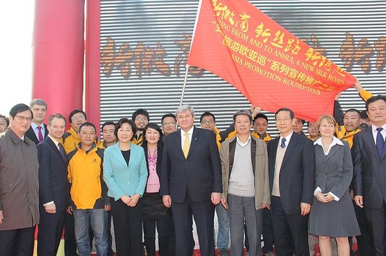 "�»������½z·���¿�Խ"�������ΚW��Ѳ�ƏV֮����ʽ����