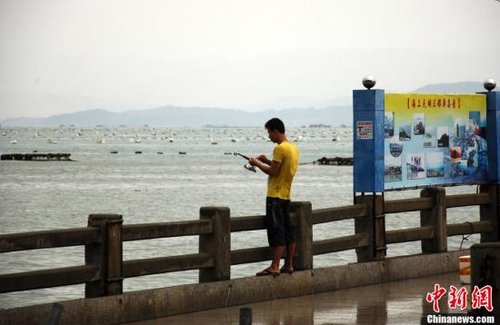 臺(tái)風(fēng)“蘇拉”登陸閩東前夕:海水漫過了碼頭
