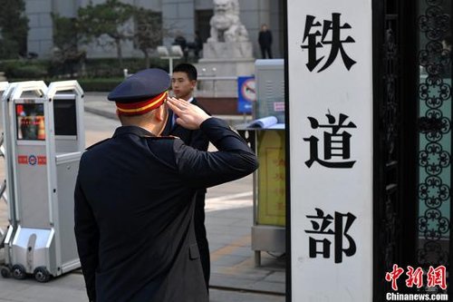 ��Ⱥ�ۼ�ԭ�F�����Tǰ�������� �(du��)���L(zh��ng)�_(d��)20��