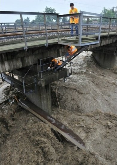 �������l(f��)���� һ�F�g���������������F·���